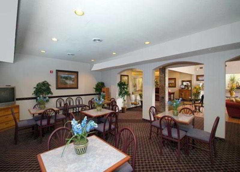 Comfort Suites Нью-Браунфелс Ресторан фото